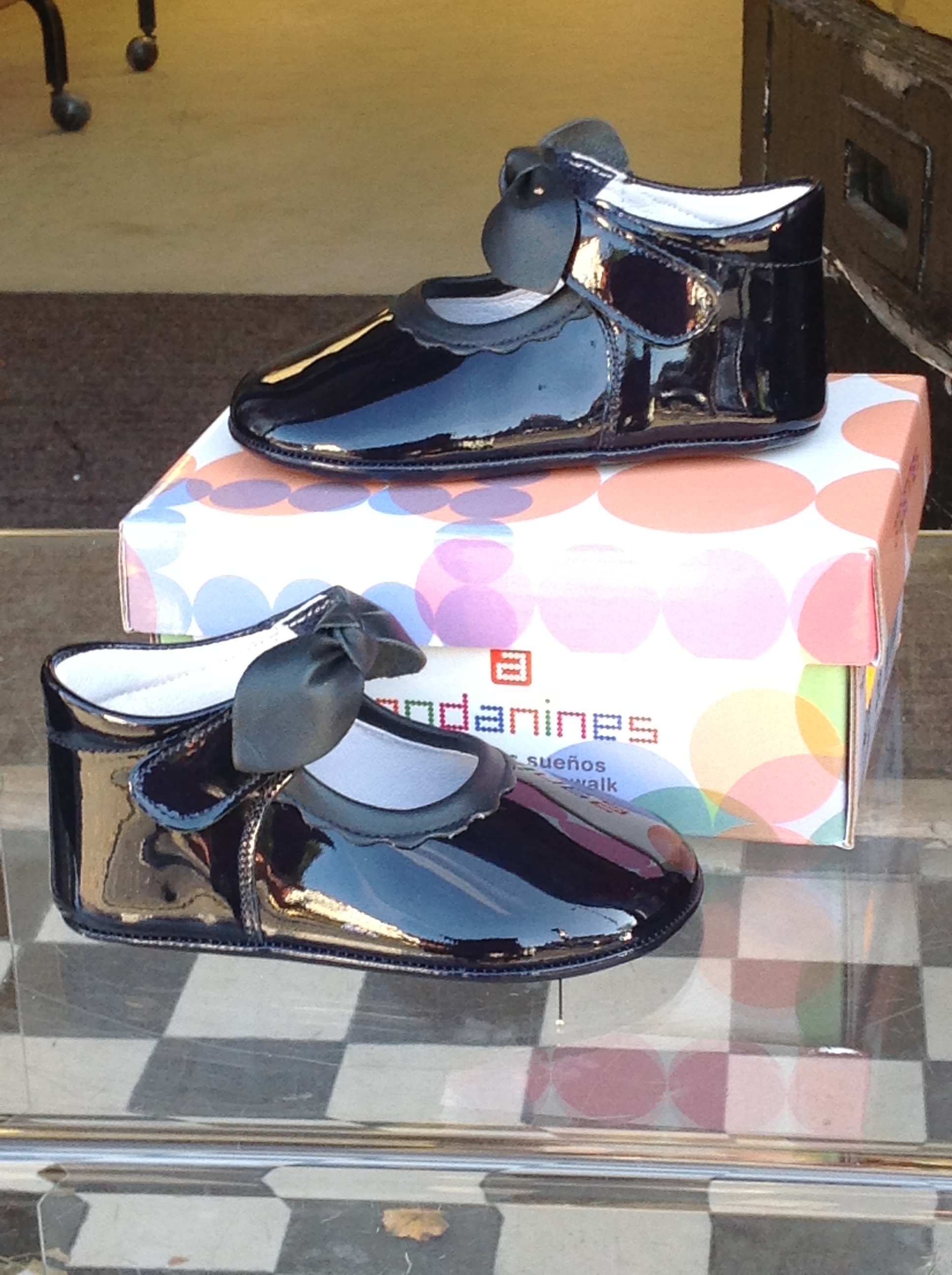 Andanines Baby Girls Navy Patent Leather Shoe T10118.